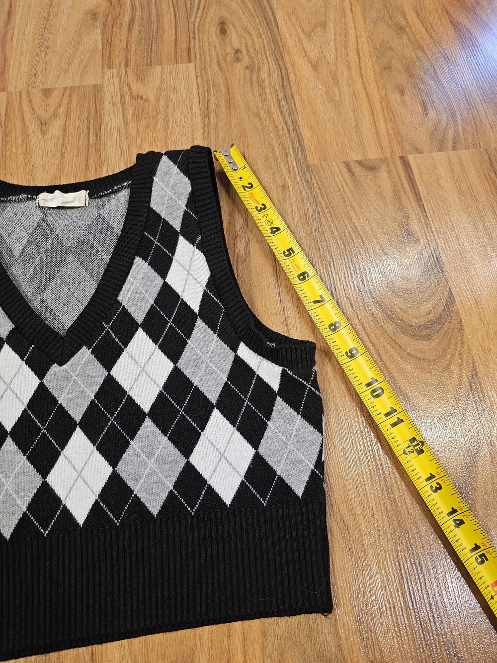 Cropped Black and Gray Argyle Knit V-Neck Sweater Vest Women's Small - Picture 7 of 11